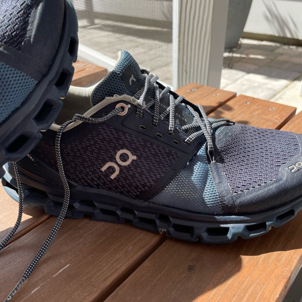 ON Women's Cloudstratus Running Sneaker Shoes, Navy Dust, Size 9.5 Medium US